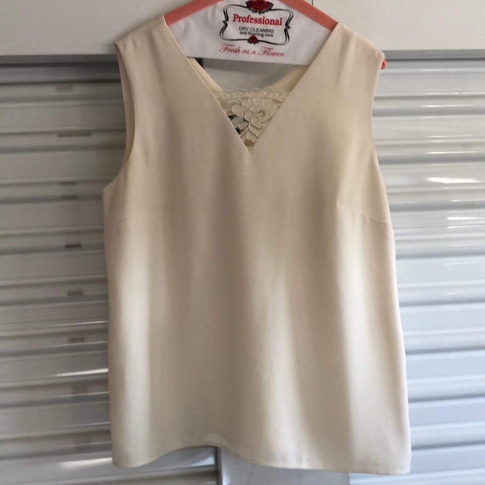 Cream lined tank. Perfect for suit/blazer layer